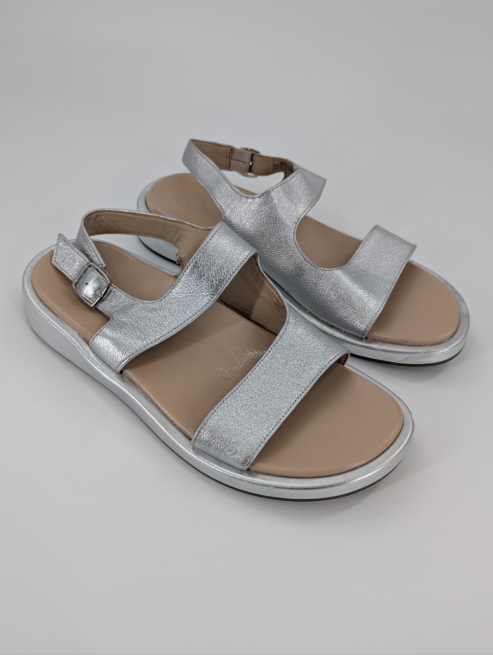 Vionic Madera Silver Metallic Slingback Flat Sandals Leather Flatform 10M Comfy